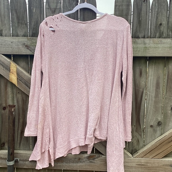 Rue + pink distressed sweater size 2X - Picture 6 of 6